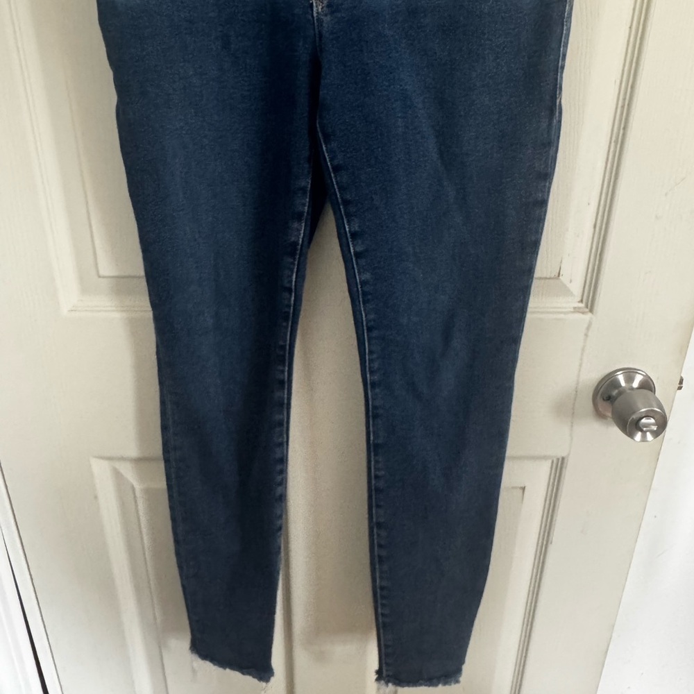 Good American Women's size 6/28 Good Legs Skinny High Rise Stretch Jeans - Picture 3 of 14